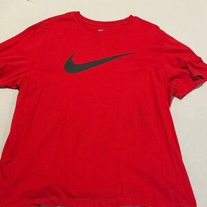 Nike Men's Red Short Sleeve Tee
